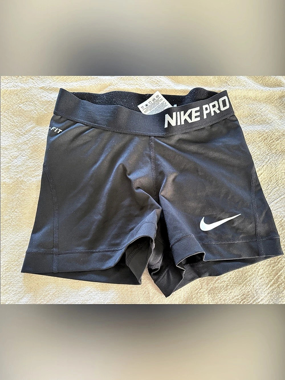 Nike Pro Athletic Women’s Shorts Black Size Medium Like New